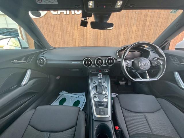 ＴＴクーペ ２．０ＴＦＳＩ　アシスタンスＰＫＧ　電動パーキングブレーキ　１２．３ｉｎ　バーチャルコックピット　ナビ　ＢＴ　バックカメラ　ＥＴＣ　ＭＴモード付ＡＴ　パドルシフト　クルーズコントロール　ＬＥＤヘッド　電動リアスポ（18枚目）