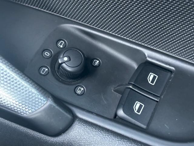 ＴＴクーペ ２．０ＴＦＳＩ　アシスタンスＰＫＧ　電動パーキングブレーキ　１２．３ｉｎ　バーチャルコックピット　ナビ　ＢＴ　バックカメラ　ＥＴＣ　ＭＴモード付ＡＴ　パドルシフト　クルーズコントロール　ＬＥＤヘッド　電動リアスポ（22枚目）