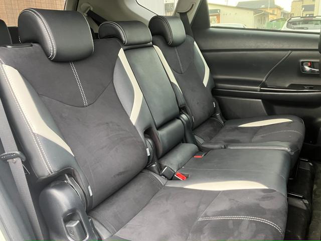 プリウスアルファ Sツーリングセレクション・G’s アルパイン9インチビックXナビ フリップダウンモニター 社外シーケンシャルミラー G’s専用ハーフレザーシート G’s18インチAW スマートキー 社外レーダー(12枚目)