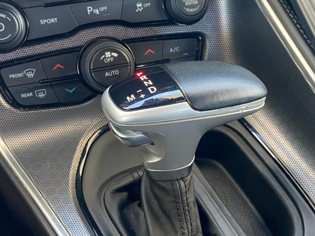 ダッジ・チャレンジャー Ｒ／Ｔ　プラス　ＲＴクラシック　アップルカープレイ　ＡＬＰＩＮＥオーディオグループ　純正２０インチアルミホイール　ハーフレザー　シートヒーター＆ベンチレーション（22枚目）
