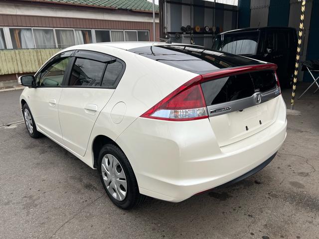 インサイト Ｇ　ＰＷ　ＷＳＲＳ　エアバック　パワステ　ＡＵＴＯエアコン　ＡＢＳ　衝突安全ボディ　アイドリングストップ車　イモビ　キーレスエントリ　横滑り防止装置付ＥＴＣ．ＮＡＶＩ（4枚目）