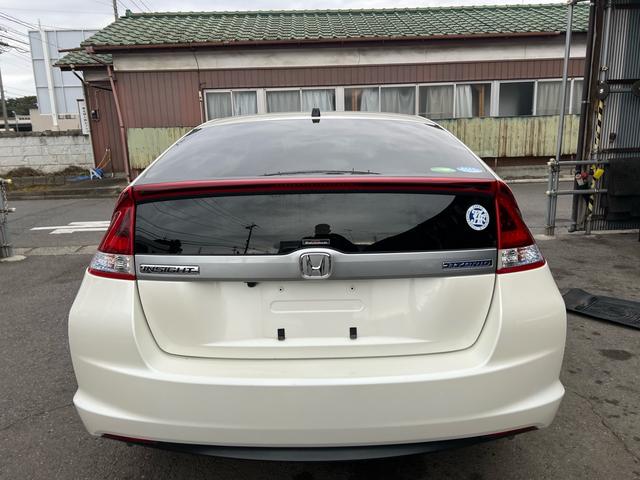 インサイト Ｇ　ＰＷ　ＷＳＲＳ　エアバック　パワステ　ＡＵＴＯエアコン　ＡＢＳ　衝突安全ボディ　アイドリングストップ車　イモビ　キーレスエントリ　横滑り防止装置付ＥＴＣ．ＮＡＶＩ（8枚目）