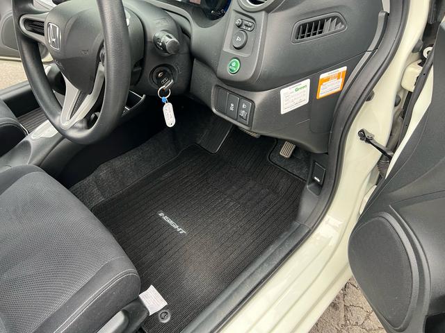 インサイト Ｇ　ＰＷ　ＷＳＲＳ　エアバック　パワステ　ＡＵＴＯエアコン　ＡＢＳ　衝突安全ボディ　アイドリングストップ車　イモビ　キーレスエントリ　横滑り防止装置付ＥＴＣ．ＮＡＶＩ（15枚目）