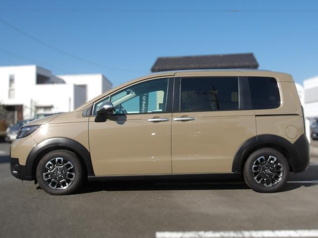 フリード e:HEVクロスター 元試乗車 純正8インチナビ フルセグTV BluetoothAudio バックカメラ 前席シートヒーター フルオートエアコン 電子制御パーキングブレーキ クロスター専用装備 純正15インチAW(8枚目)