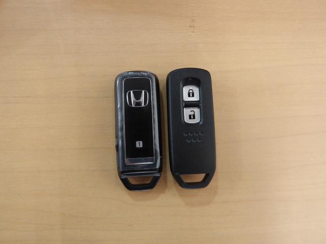 Ｎ－ＶＡＮ ファン・ターボ　４ＷＤ　届出済未使用車　新品純正ディスプレイオーディオ　ＢｌｕｅｔｏｏｔｈＡｕｄｉｏ　ＡｐｐｌｅＣａｒＰｌａｙ　ＡｎｄｒｏｉｄＡｕｔｏ　Ｂカメラ　ＥＴＣ　純正ルーフキャリア　助手席側ピラーレス（18枚目）