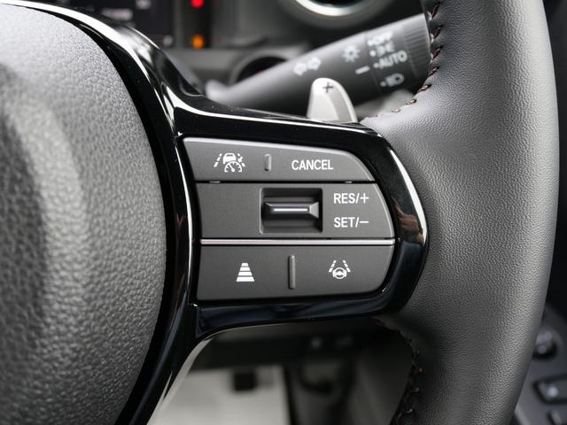 Ｎ－ＢＯＸカスタム ターボ　届出済未使用車　新品純正フロアマット　ナビレス　ホンダコネクト対応車　リア両側パワースライドドア　前席シートヒーター　オートリトラミラー　本革巻きステアリングホイール　純正１５インチアルミホイール（16枚目）