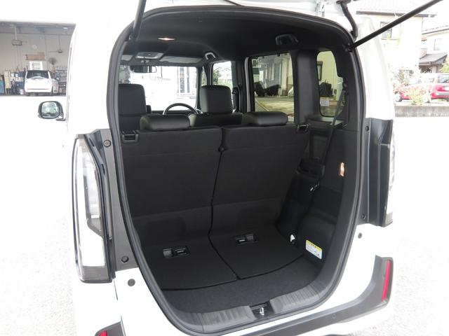 Ｎ－ＢＯＸカスタム ターボ　届出済未使用車　新品純正ディスプレイオーディオ　ＢｌｕｅｔｏｏｔｈＡｕｄｉｏ　ＡｐｐｌｅＣａｒＰｌａｙ　ＡｎｄｒｏｉｄＡｕｔｏ　Ｂカメラ　ＥＴＣ　前席シートヒーター　純正１５インチアルミホイール（9枚目）