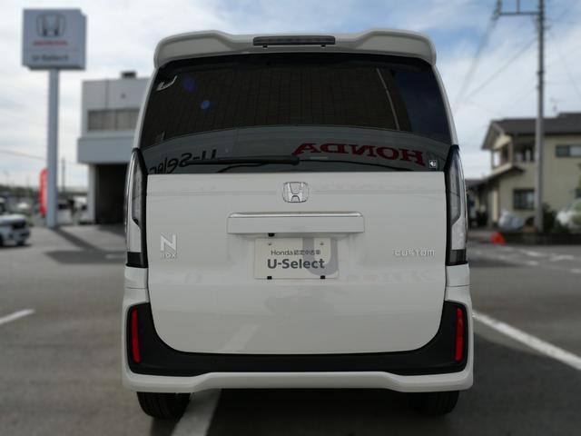 Ｎ－ＢＯＸカスタム ターボ　届出済未使用車　新品純正ディスプレイオーディオ　Ｂｌｕｅｔｏｏｔｈ　ＡｐｐｌｅＣａｒＰｌａｙ　Ｂカメラ　ＥＴＣ　前席シートヒーター　純正１５インチＡＷ　新品サンシェード内蔵大型ルーフコンソール（6枚目）
