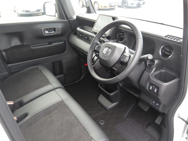 Ｎ－ＢＯＸカスタム ターボ　届出済未使用車　新品純正ディスプレイオーディオ　Ｂｌｕｅｔｏｏｔｈ　ＡｐｐｌｅＣａｒＰｌａｙ　Ｂカメラ　ＥＴＣ　前席シートヒーター　純正１５インチＡＷ　新品サンシェード内蔵大型ルーフコンソール（11枚目）