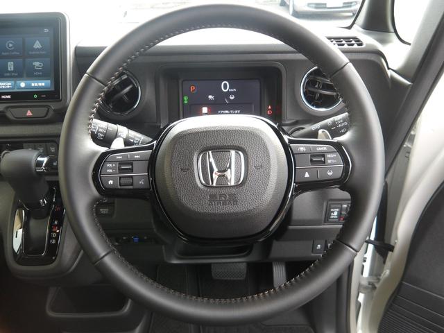 Ｎ－ＢＯＸカスタム ターボ　届出済未使用車　新品純正ディスプレイオーディオ　Ｂｌｕｅｔｏｏｔｈ　ＡｐｐｌｅＣａｒＰｌａｙ　Ｂカメラ　ＥＴＣ　前席シートヒーター　純正１５インチＡＷ　新品サンシェード内蔵大型ルーフコンソール（14枚目）