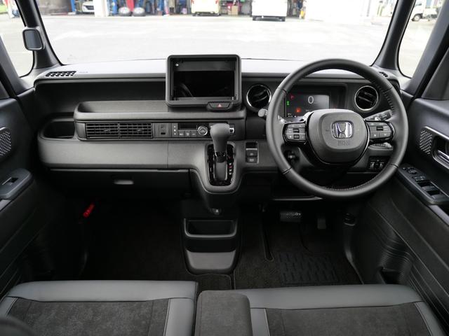 N-BOXカスタム ターボ 届出済未使用車 新品純正フロアマット ナビレス ホンダコネクト対応車 リア両側パワースライドドア 前席シートヒーター オートリトラミラー 本革巻きステアリングホイール 純正15インチアルミホイール(13枚目)