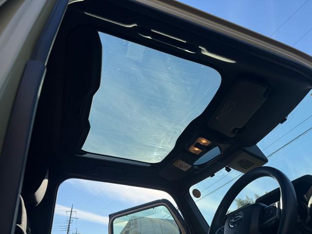 タフト Gターボ 全方位カメラ クルーズコントロール ETC ガラスルーフ 左右シートヒーター レーンアシスト オートライト オートハイビーム ABS 衝突被害軽減システム 横滑り防止装置 電動格納ミラー スマートキー(7枚目)