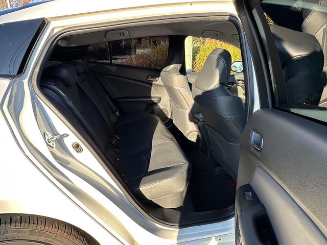 プリウス Ｓツーリングセレクション　純正９インチナビ　ＴＶ　モデリスタフルエアロ（8枚目）