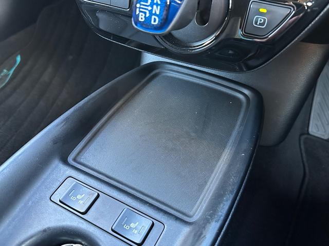 プリウス Ｓツーリングセレクション　純正９インチナビ　ＴＶ　モデリスタフルエアロ（18枚目）