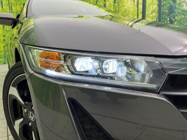 α 純正ディスプレイオーディオ 禁煙車 クルーズコントロール バックカメラ LEDヘッド Bluetooth再生 オートライト オートエアコン 革巻きステアリング 純正16AW ハーフレザーシート(12枚目)