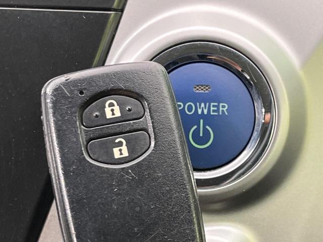 プリウスアルファ Ｓツーリングセレクション　純正ナビ　バックカメラ　禁煙車　ＬＥＤヘッドライト　７人乗り　ドライブレコーダー　ＥＴＣ　Ｂｌｕｅｔｏｏｔｈ接続　スマートキー　純正１７インチＡＷ　オートエアコン　オートライト　フロントフォグライト（7枚目）