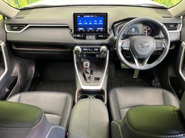 ＲＡＶ４ Ｇ　４ＷＤ　純正９型ナビ　バックカメラ　セーフティセンス　レーダークルーズ　禁煙車　電動リアゲート　メモリー機能付パワーシート　前席シートヒーター　ステアリングヒーター　ＥＴＣ　ＬＥＤヘッド＆フォグ（2枚目）