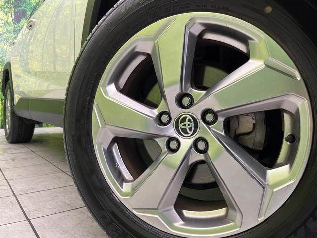 ＲＡＶ４ Ｇ　４ＷＤ　純正９型ナビ　バックカメラ　セーフティセンス　レーダークルーズ　禁煙車　電動リアゲート　メモリー機能付パワーシート　前席シートヒーター　ステアリングヒーター　ＥＴＣ　ＬＥＤヘッド＆フォグ（13枚目）