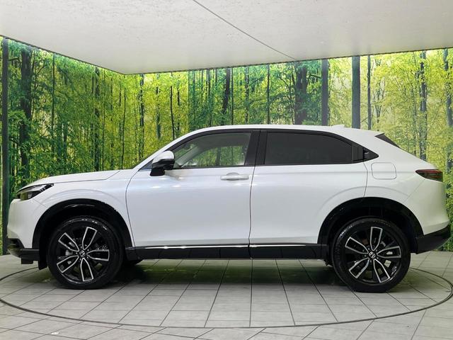 ヴェゼル ｅ：ＨＥＶ　Ｚ　登録済未使用車　純正９型ナビ　バックカメラ　ホンダセンシング　禁煙車　ＥＴＣ　Ｂｌｕｅｔｏｏｔｈ接続　シートヒーター　パワーバックドア　ハーフレザーシート　ＬＥＤヘッドライト　置くだけ充電（63枚目）