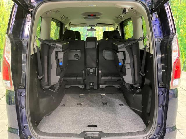 セレナ ハイウェイスター　後席モニター　純正９型ナビ　全周囲カメラ　エマージェンシーブレーキ　両側電動スライドドア　クルーズコントロール　禁煙車　ＥＴＣ　ＬＥＤヘッドライト　Ｂｌｕｅｔｏｏｔｈ再生　オートエアコン　オートライト（11枚目）