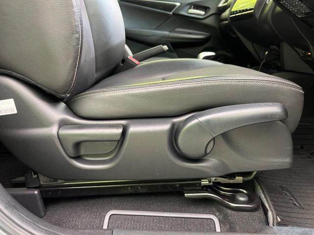 フィットハイブリッド L ホンダセンシング 純正ナビ バックカメラ 寒冷地仕様 ホンダセンシング レーダークルーズ 禁煙車 ハーフレザーシート コーナーセンサー デジタルインナーミラー LEDヘッド&フォグ ETC Bluetooth再生(30枚目)