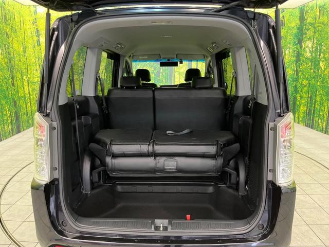 ステップワゴンスパーダ Z 純正HDDナビ バックカメラ 禁煙車 両側電動スライドドア HIDヘッドライト ETC ドラレコ オートエアコン オートライト スマートキー アイドリングストップ 電動格納ミラー 地デジ ドアバイザー(11枚目)