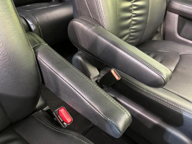 ステップワゴンスパーダ Z 純正HDDナビ バックカメラ 禁煙車 両側電動スライドドア HIDヘッドライト ETC ドラレコ オートエアコン オートライト スマートキー アイドリングストップ 電動格納ミラー 地デジ ドアバイザー(44枚目)