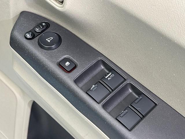 ライフ G CDオーディオ 禁煙車 キーレスエントリー 電動格納ミラー プライバシーガラス パワーウィンドウ パワーステアリング 衝突安全ボディ ドアバイザー 盗難防止装置(6枚目)