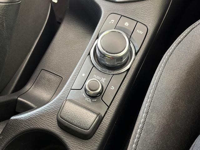 デミオ 13S 純正ナビ バックカメラ シティブレーキ 禁煙車 スマートキー LEDヘッド オートライト オートエアコン 電動格納ミラー パワーウィンドウ プライバシーガラス パワーステアリング 盗難防止装置(27枚目)