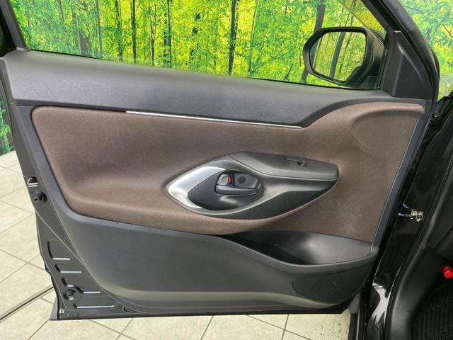 ヤリスクロス ハイブリッドZ 純正8型ナビ 全周囲カメラ セーフティセンス 禁煙車 ハーフレザーシート パワーシート コーナーセンサー スマートキー LEDヘッド ビルトインETC オートマチックハイビーム 電動格納ミラー(35枚目)