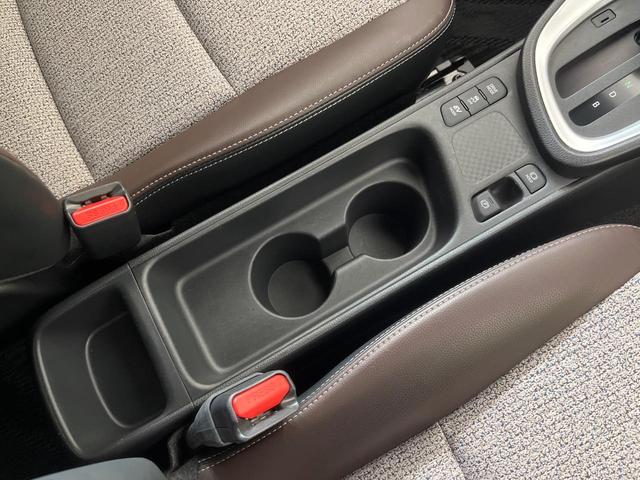 ヤリスクロス ハイブリッドZ 純正8型ナビ 全周囲カメラ セーフティセンス 禁煙車 ハーフレザーシート パワーシート コーナーセンサー スマートキー LEDヘッド ビルトインETC オートマチックハイビーム 電動格納ミラー(41枚目)