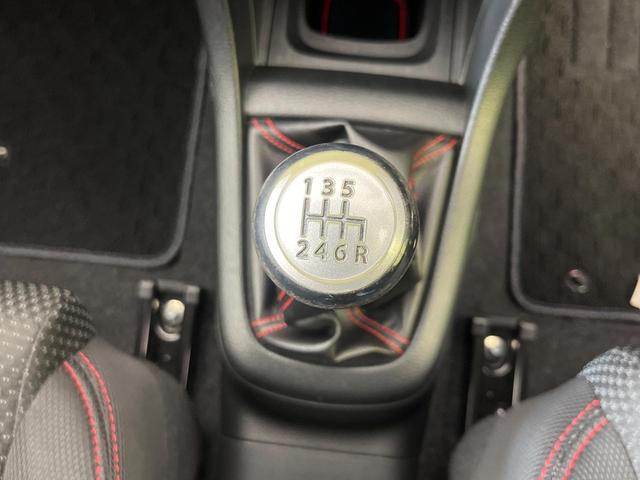 スイフトスポーツ ベースグレード MT車 SDナビ 禁煙車 スマートキー HIDヘッド ビルトインETC クルコン オートライト オートエアコン 純正17インチアルミ 電動格納ミラー プライバシーガラス パワーウィンドウ(24枚目)
