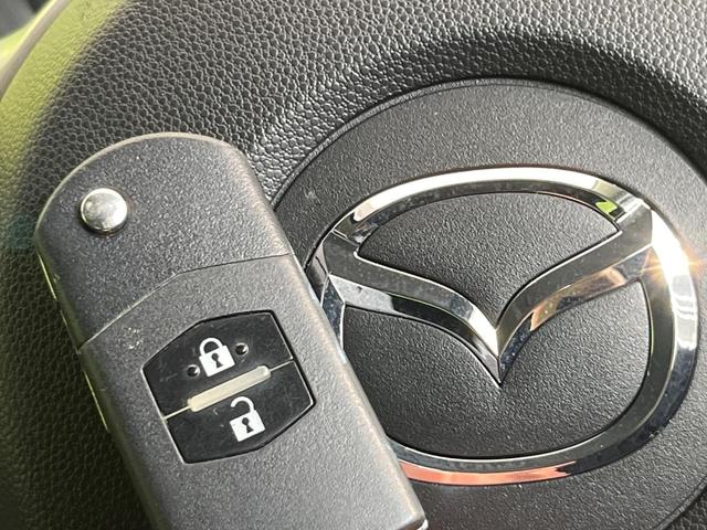 デミオ 13C SDナビ 禁煙車 ETC スマートキー 電動格納ミラー 地デジ プライバシーガラス 衝突安全ボディ 盗難防止システム パワーウィンドウ パワーステアリング(4枚目)