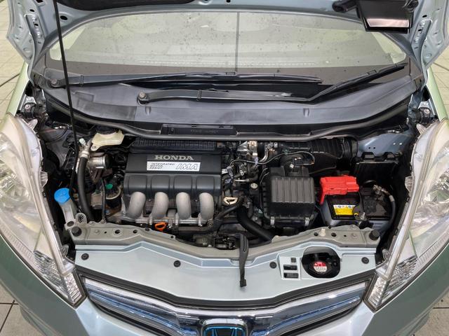 フィットハイブリッド RS 純正ナビ バックカメラ 禁煙車 HIDヘッド ETC クルーズコントロール Bluetooth再生 オートエアコン オートライト スマートキー 純正16インチAW 地デジ CD/DVD 電動格納ミラー(18枚目)