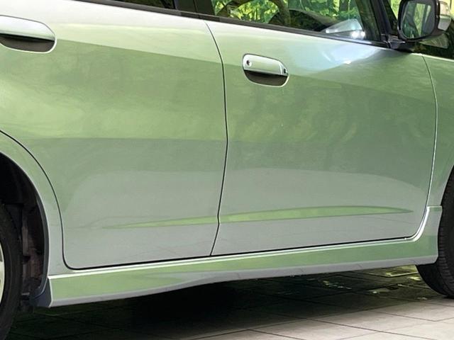 フィットハイブリッド RS 純正ナビ バックカメラ 禁煙車 HIDヘッド ETC クルーズコントロール Bluetooth再生 オートエアコン オートライト スマートキー 純正16インチAW 地デジ CD/DVD 電動格納ミラー(54枚目)