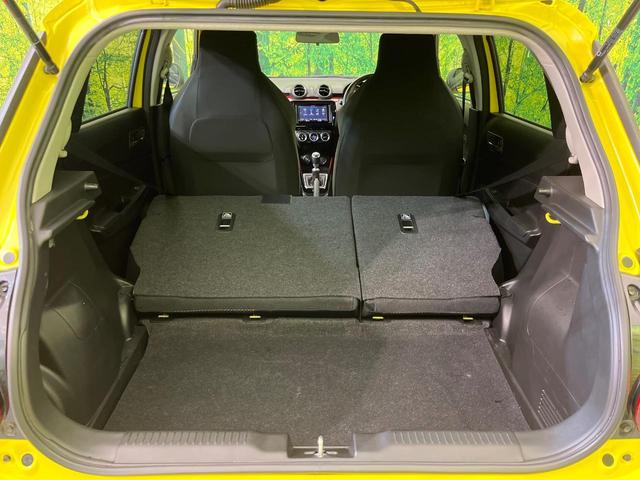 普段のお買い物や通勤、送迎等に十分な荷室スペースを確保しております。セカンドシートを倒すと、大きな荷物の積載も可能です♪