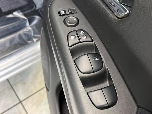 セレナ X 純正ナビ 後席モニター 禁煙車 エマージェンシーブレーキ クルーズコントロール 電動スライドドア ドラレコ Bluetooth接続 スマートキー 電動格納ミラー プライバシーガラス(44枚目)