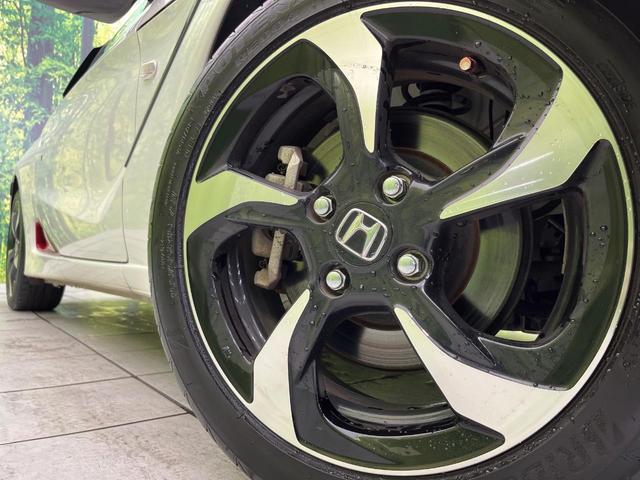 【純正１６インチアルミホイール】外観にマッチした純正アルミホイールを装着しております。各種社外アルミホイールや、スタッドレスタイヤも取扱いしております。是非ご相談ください♪