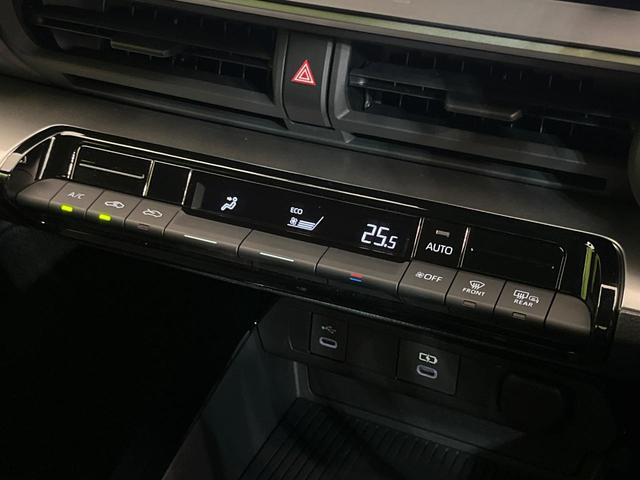 プリウス X 純正8型ナビ バックカメラ セーフティセンス 100V電源 レーダークルーズ 禁煙車 コーナーセンサー LEDヘッドライト ETC2.0 ドラレコ オートエアコン オートライト スマートキー(6枚目)