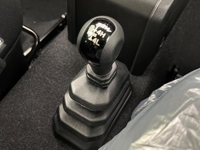 ジムニー XC 届出済未使用車 セーフティサポート クルーズコントロール コーナーセンサー 前席シートヒーター LEDヘッドライト オートハイビーム オートエアコン オートライト スマートキー 電動格納ミラー(3枚目)