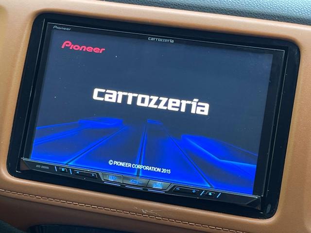 ヴェゼル ハイブリッドＺ　８型ナビ　バックカメラ　ＣＴＢＡ　禁煙車　前席シートヒーター　ドラレコ　ＬＥＤヘッド＆フォグ　ＥＴＣ　クルコン　オートライト　デュアルオートエアコン　純正１７インチＡＷ　Ｂｌｕｅｔｏｏｔｈ再生（3枚目）