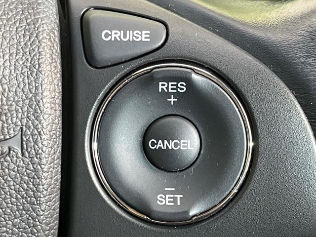 ヴェゼル ハイブリッドＺ　８型ナビ　バックカメラ　ＣＴＢＡ　禁煙車　前席シートヒーター　ドラレコ　ＬＥＤヘッド＆フォグ　ＥＴＣ　クルコン　オートライト　デュアルオートエアコン　純正１７インチＡＷ　Ｂｌｕｅｔｏｏｔｈ再生（5枚目）