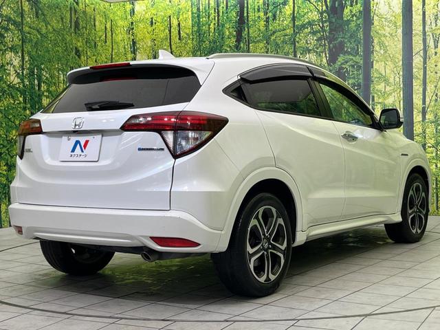 ヴェゼル ハイブリッドＺ　８型ナビ　バックカメラ　ＣＴＢＡ　禁煙車　前席シートヒーター　ドラレコ　ＬＥＤヘッド＆フォグ　ＥＴＣ　クルコン　オートライト　デュアルオートエアコン　純正１７インチＡＷ　Ｂｌｕｅｔｏｏｔｈ再生（17枚目）