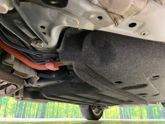 ヴェゼル ハイブリッドＺ　８型ナビ　バックカメラ　ＣＴＢＡ　禁煙車　前席シートヒーター　ドラレコ　ＬＥＤヘッド＆フォグ　ＥＴＣ　クルコン　オートライト　デュアルオートエアコン　純正１７インチＡＷ　Ｂｌｕｅｔｏｏｔｈ再生（21枚目）