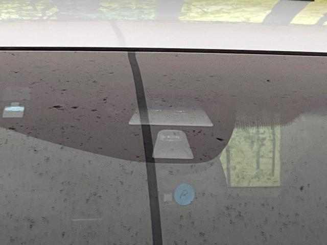 ヴェゼル ハイブリッドＺ　８型ナビ　バックカメラ　ＣＴＢＡ　禁煙車　前席シートヒーター　ドラレコ　ＬＥＤヘッド＆フォグ　ＥＴＣ　クルコン　オートライト　デュアルオートエアコン　純正１７インチＡＷ　Ｂｌｕｅｔｏｏｔｈ再生（52枚目）