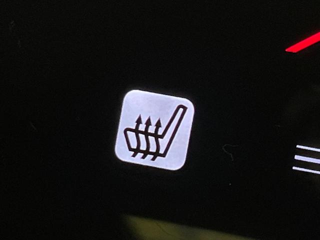 ヴェゼル ハイブリッドＺ・ホンダセンシング　純正ナビ　バックカメラ　ホンダセンシング　レーダークルーズ　禁煙車　ハーフレザーシート　コーナーセンサー　ＬＥＤヘッド＆フォグ　ＥＴＣ　ドラレコ　オートエアコン　オートライト　スマートキー（7枚目）