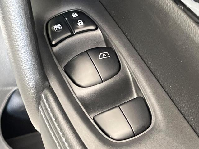 エクストレイル ２０Ｘｉ　純正９型ナビ　全周囲カメラ　インテリジェントエマージェンシーブレーキ　禁煙車　電動リアゲート　クリアランスソナー　デジタルインナーミラー　前中席シートヒーター　スマートキー　ＬＥＤヘッド　ＥＴＣ（45枚目）