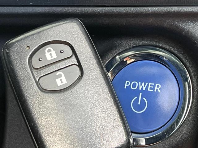 アクア Ｓスタイルブラック　純正ナビ　バックカメラ　セーフティセンス　禁煙車　コーナーセンサー　ＨＩＤヘッドライト　ＥＴＣ　オートハイビーム　オートライト　オートエアコン　Ｂｌｕｅｔｏｏｔｈ再生　スマートキー（7枚目）