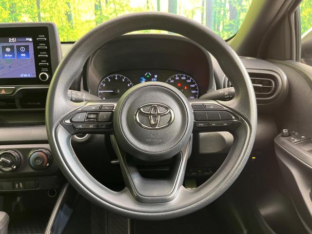 ヤリス X 純正ナビ バックカメラ セーフティセンス 禁煙車 コーナーセンサー スマートキー ビルトインETC オートハイビーム オートライト Bluetooth接続 電動格納ミラー プライバシーガラス(11枚目)