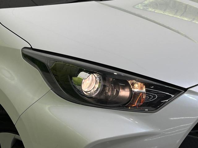 ヤリス X 純正ナビ バックカメラ セーフティセンス 禁煙車 コーナーセンサー スマートキー ビルトインETC オートハイビーム オートライト Bluetooth接続 電動格納ミラー プライバシーガラス(12枚目)